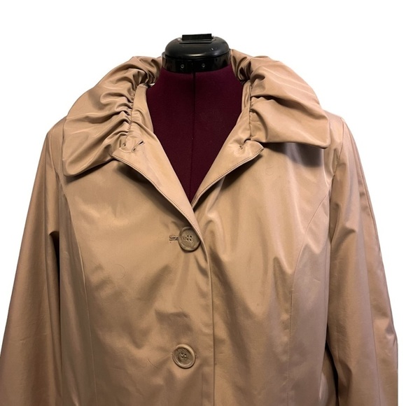 Guillaume Khaki Trench Coat with Feature Collar & Hood (Wardrobe Essential) - Picture 4 of 13